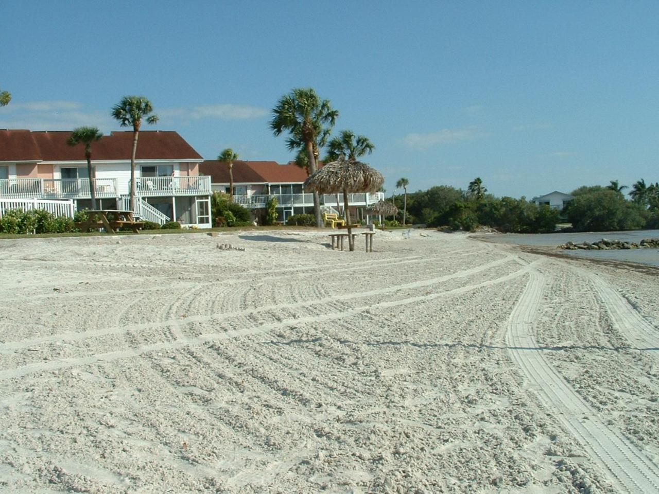 Affordable Two Bedroom Tropical Condo - Private Beach, Pools, Hot Tub São Petersburgo Exterior foto