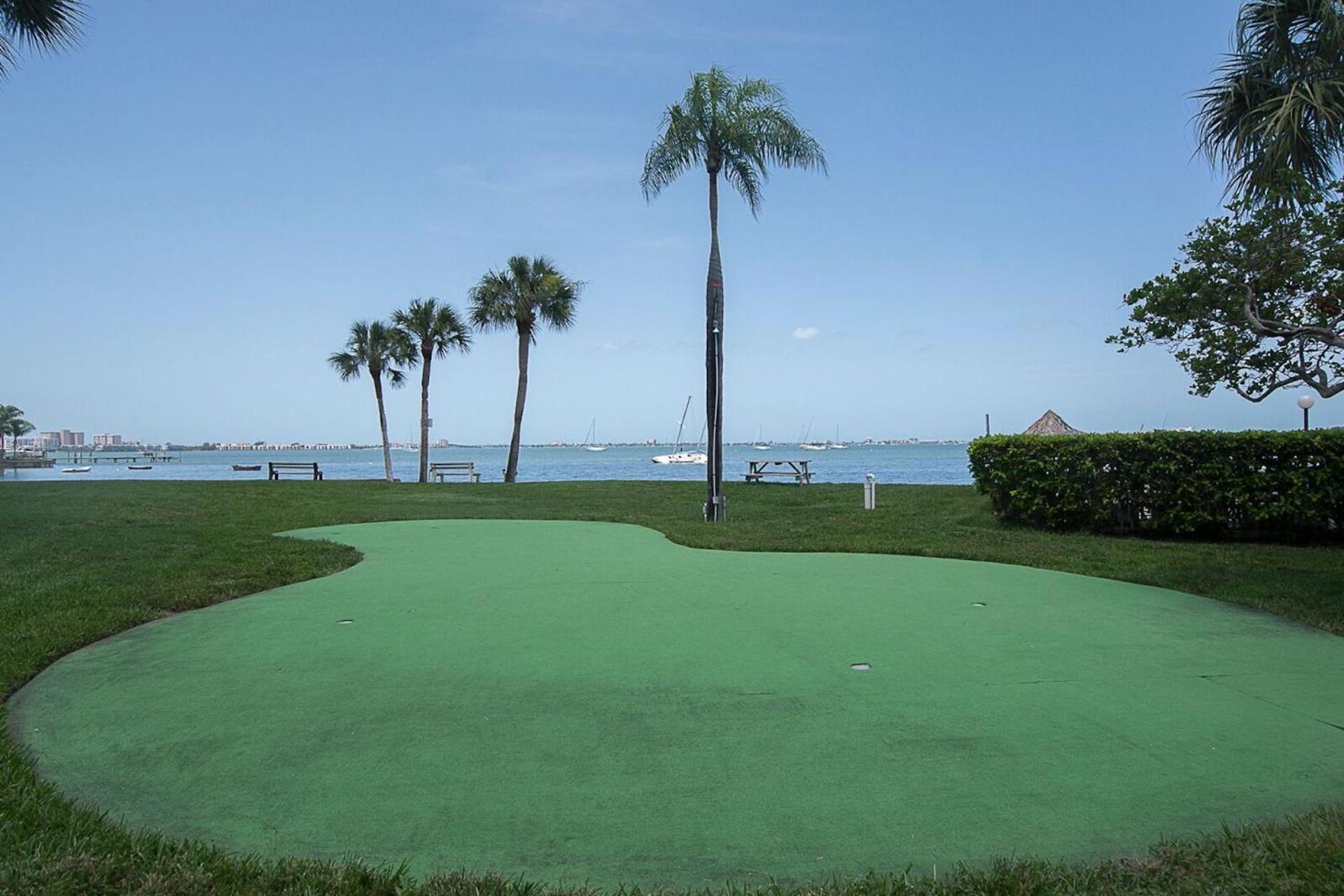 Affordable Two Bedroom Tropical Condo - Private Beach, Pools, Hot Tub São Petersburgo Exterior foto
