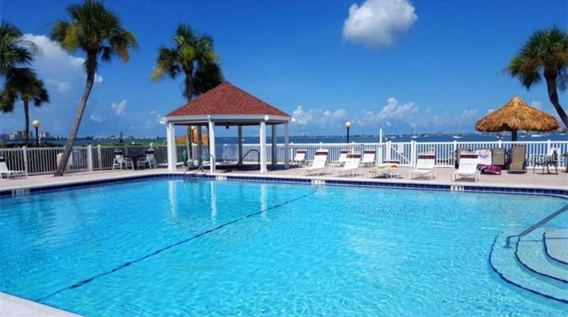 Affordable Two Bedroom Tropical Condo - Private Beach, Pools, Hot Tub São Petersburgo Exterior foto