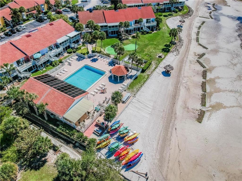 Affordable Two Bedroom Tropical Condo - Private Beach, Pools, Hot Tub São Petersburgo Exterior foto