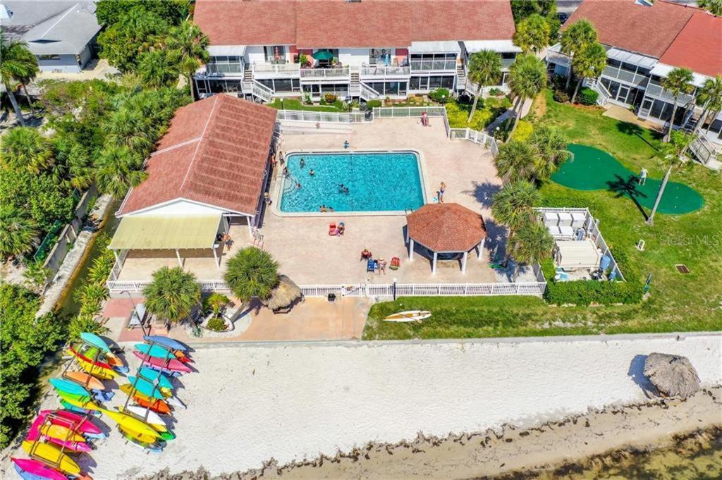 Affordable Two Bedroom Tropical Condo - Private Beach, Pools, Hot Tub São Petersburgo Exterior foto
