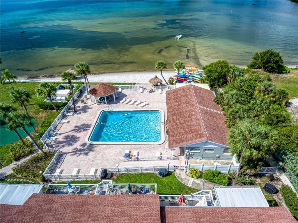 Affordable Two Bedroom Tropical Condo - Private Beach, Pools, Hot Tub São Petersburgo Exterior foto