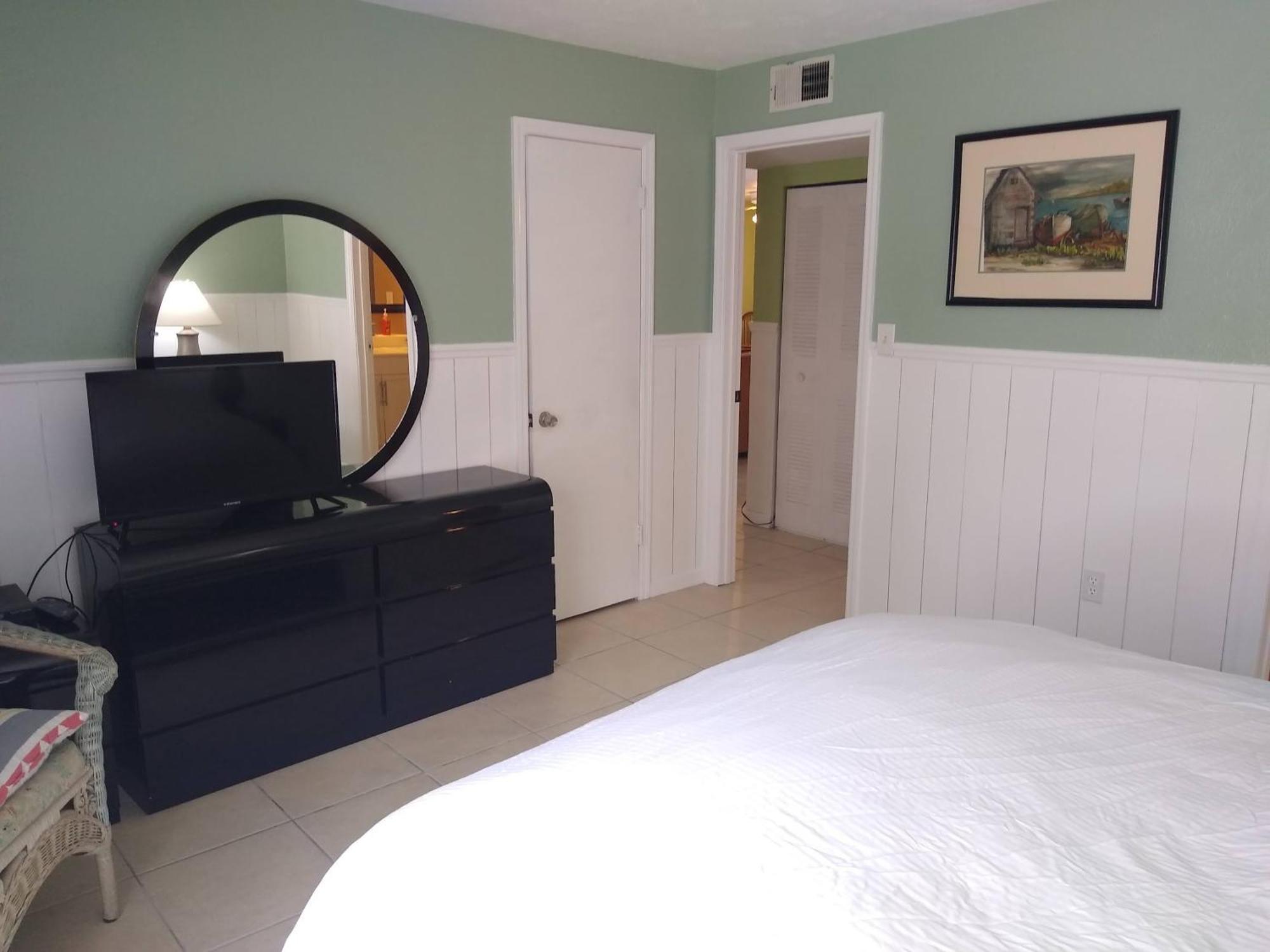 Affordable Two Bedroom Tropical Condo - Private Beach, Pools, Hot Tub São Petersburgo Exterior foto