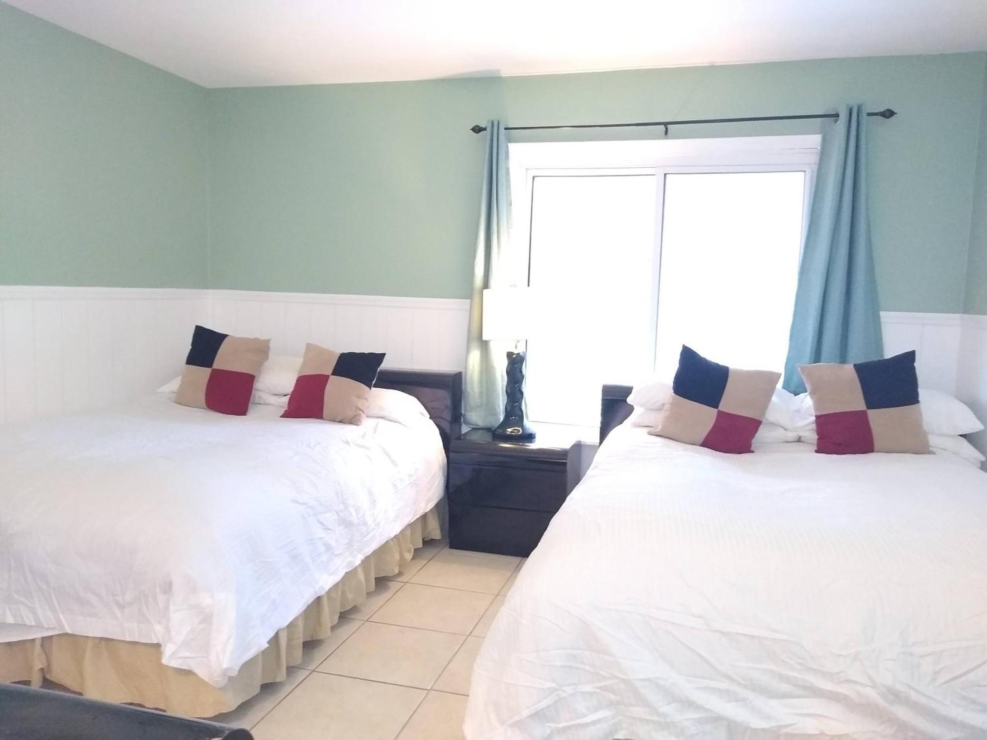 Affordable Two Bedroom Tropical Condo - Private Beach, Pools, Hot Tub São Petersburgo Exterior foto