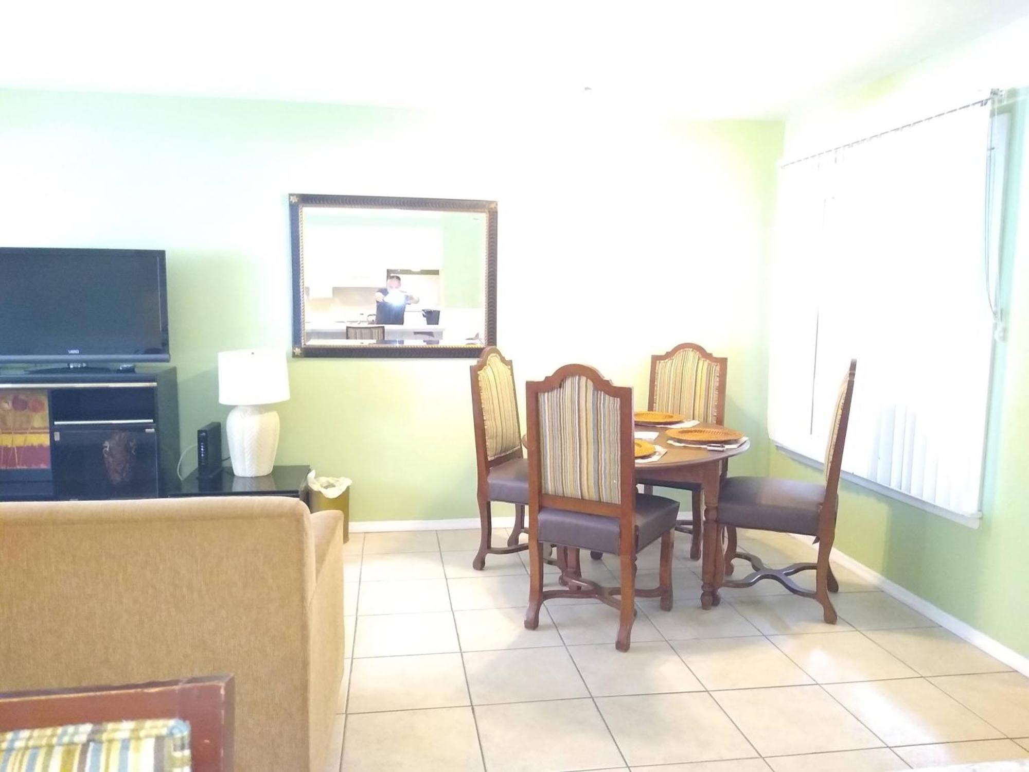 Affordable Two Bedroom Tropical Condo - Private Beach, Pools, Hot Tub São Petersburgo Exterior foto